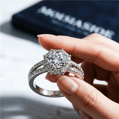 เครื่องประดับ Moissanite 101: ทุกสิ่งที่คุณต้องการรู้